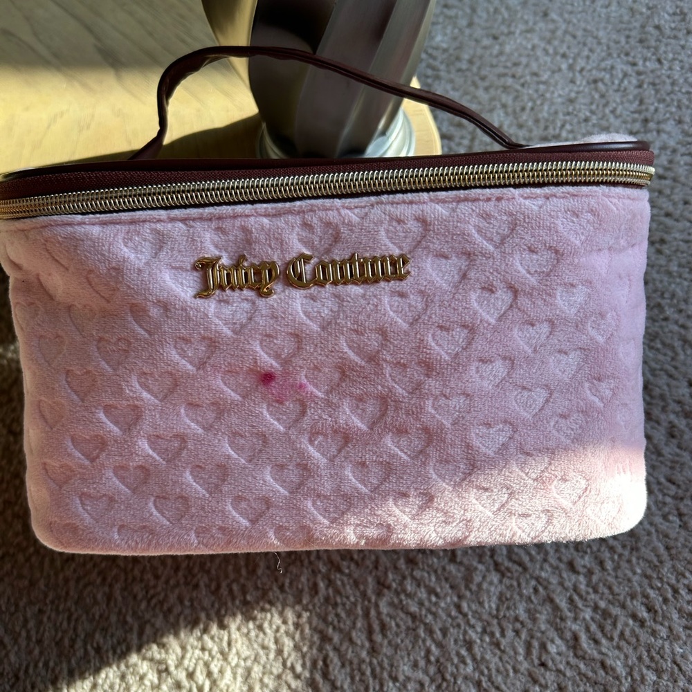 Juicy Couture cosmetic bag - Picture 1 of 10